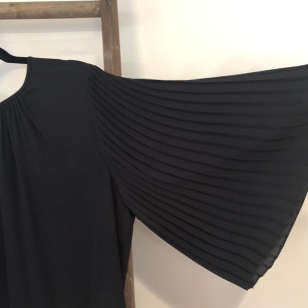 Kate spade w/ pleated sleeves EUC!